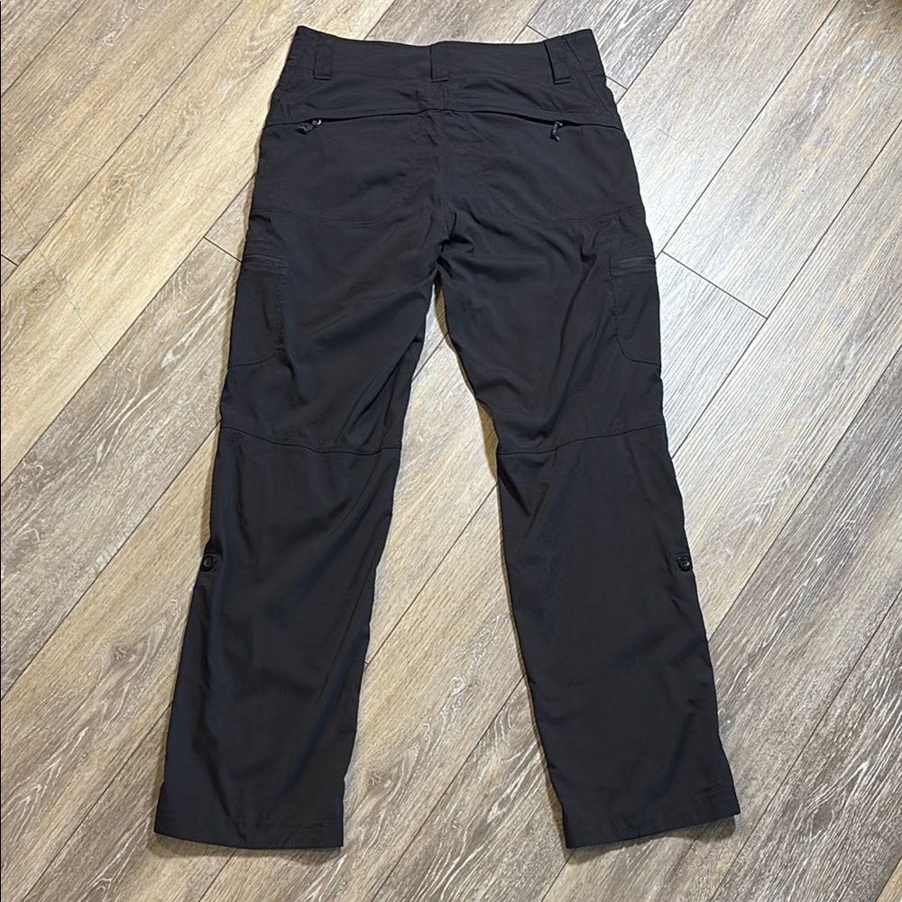 L.L. Bean Black Wide Leg Cargo Pants for Outdoor Versatility - Picture 3 of 4
